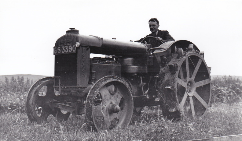 Fordson Tractor Lochton 1929.jpg